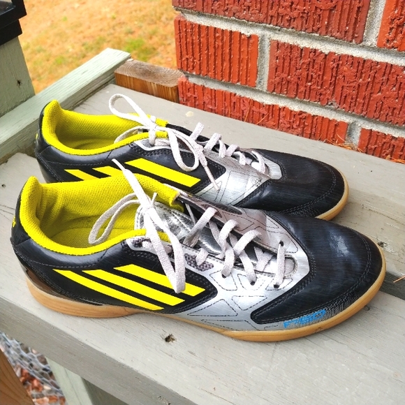 f50 indoor soccer shoes